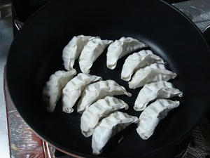 簡単料理レシピ, 冷凍餃子の正しい焼き方（作り方）