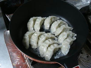 簡単料理レシピ, 冷凍餃子の正しい焼き方（作り方）