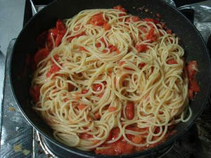 簡単料理レシピ,トマトとモッツァレラのスパゲッティー,パスタ,作り方