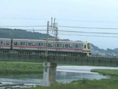 多摩川鉄橋の京王８０００系