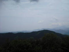 景信山から城山・高尾山を望む
