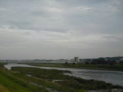 黄昏時の多摩川