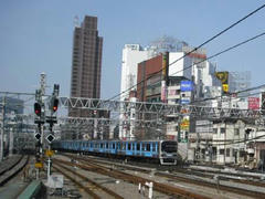 埼京線の７０－０００系