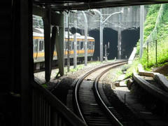 中央線E２３３系