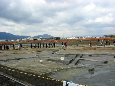 葛城山系を遠望する土地