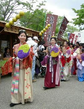 天平美人の登場