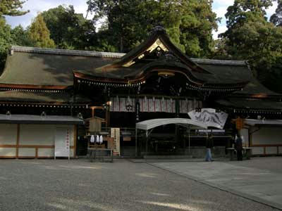 御存知、大神神社の拝殿