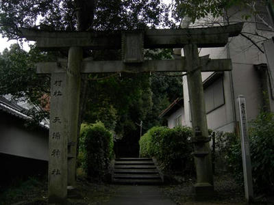 上りの参道です。