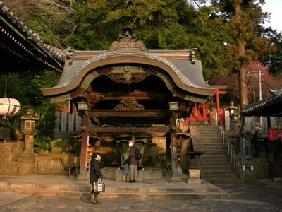 二月堂脇の手水