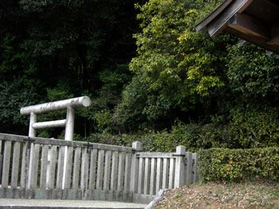 ここでも同じ、宮内庁指定の御陵