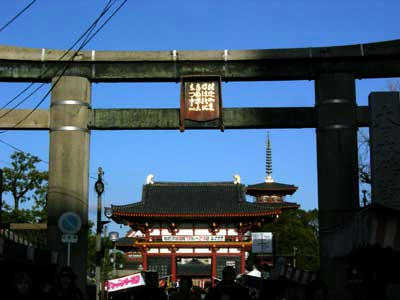 西の玄関（？）石の鳥居