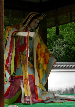 重さだけではなく、全てにおいて動きにくそう……