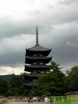ご存知、興福寺五重塔
