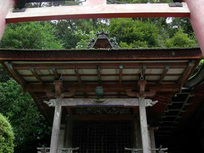 春日造りの社です。
