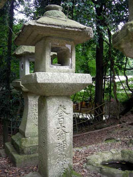 ご存知、春日大社の石灯籠