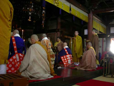 大安寺の本堂にて