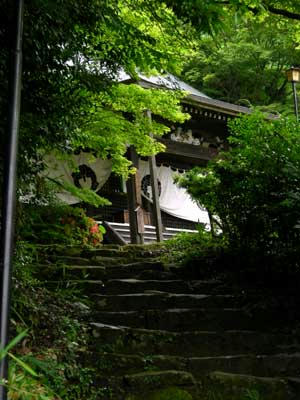 山の中の古刹
