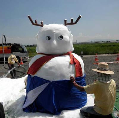 どうでも良いけど、せんとくん雪ダルマ