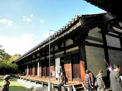 これが元興寺の禅室（国宝）です。