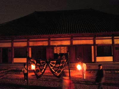 興福寺仮金堂にて