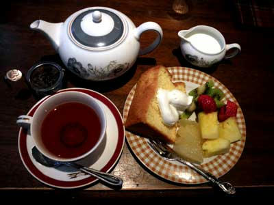 紅茶とシフォンケーキの午後(*^。^*)