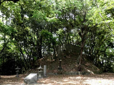 源義家公の墓所