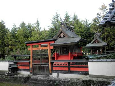 島野町『御霊神社』　春日造りの本殿