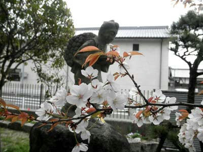 二宮金次郎さんです。