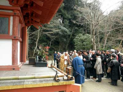 浄瑠璃寺三重塔　薬師如来の開帳