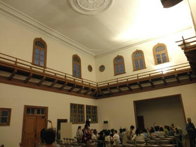 このような会場で行われました。