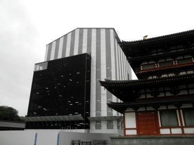 東塔の素屋根