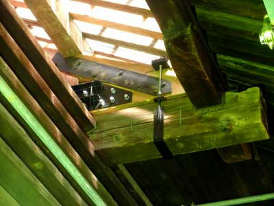 屋根の小屋組みの補強部分