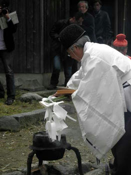飛鳥坐神社の飛鳥宮司さんが執り行います。