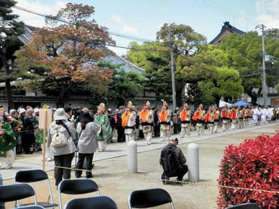 右方の伶人列