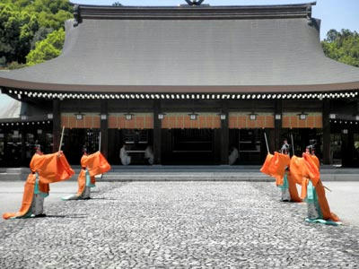 途中で抜刀します。