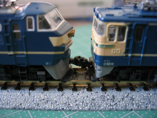 ＥＦ６６前期形とＥＦ６５（５００番台）の連結面
