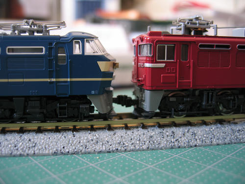 ＥＦ６６前期形とＥＤ７９の連結面