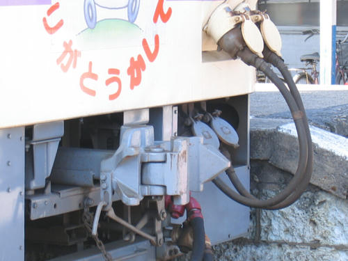 ＫＲ－５００形（５０１）の連結器とジャンパ栓まわり