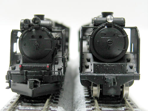 左:リアルラインのD51 右:KATOのD51