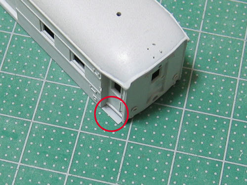 デッキ扉下の踏み板表現