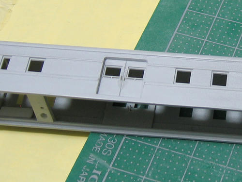 荷物扉の手すり（取り付け後）