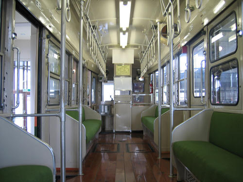 モハ１００型（１２３号車）・室内