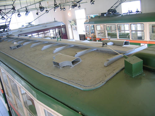 モハ１００型（１２３号車）・屋上