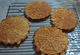 pizzelle3-4.jpg