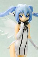 FIG-MOE-7115_09.jpg