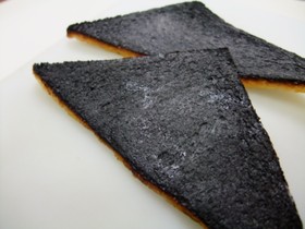 真っ黒炭素