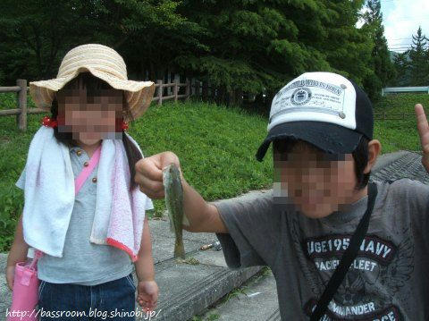 一匹目に騒ぐ子供達