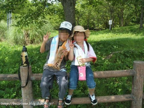 木陰で休む