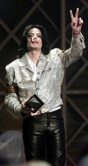 2002ama_mj2.jpg