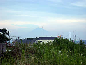 薄青い富士山